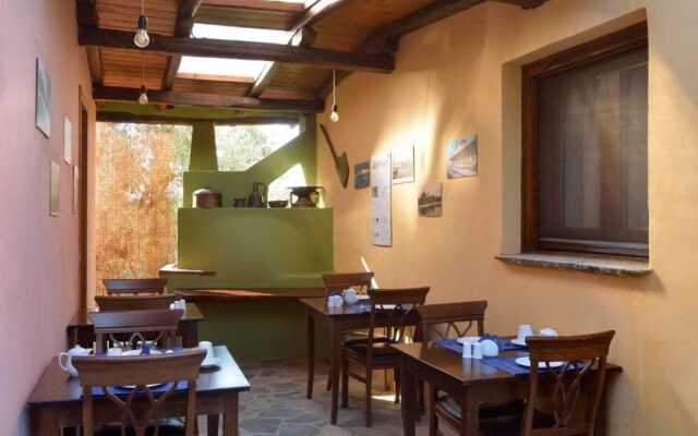 Hotel Alkifron Kala Nera