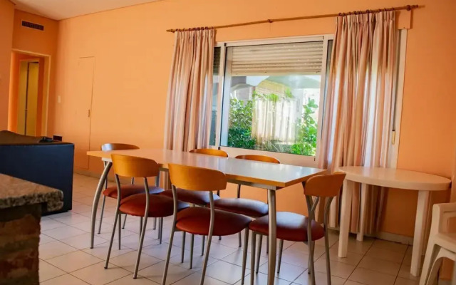 Los Robles Apart Hotel