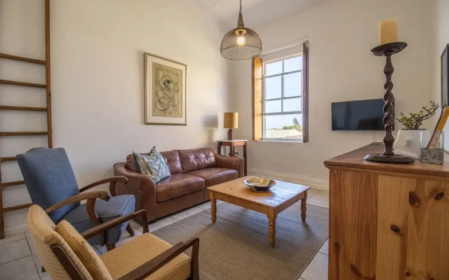 Searle's Manor - Apt 13