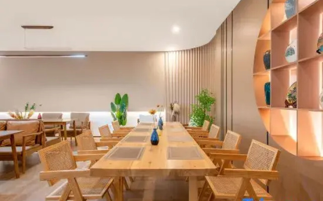 Yuntaishan Yimei Light Luxury Hotel (Shore Service area)