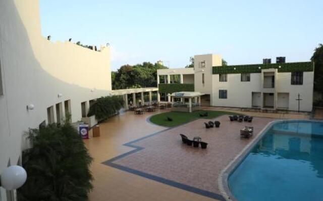 Neel's City Resort