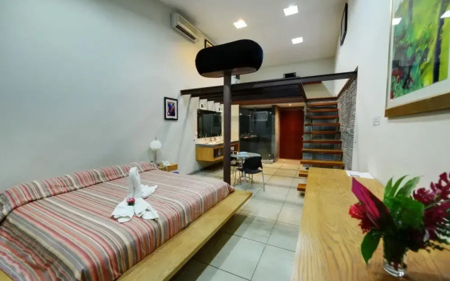 Cafe de Paris B&B