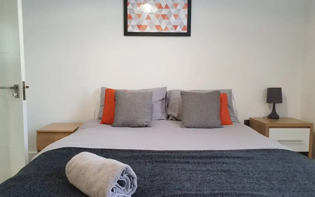 Modern Spacious Executive Apartment