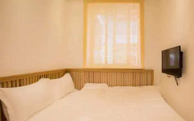 Fullmoon Hostel