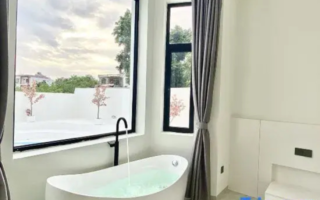 Qixi Boutique Design Homestay (Sanya West Island )