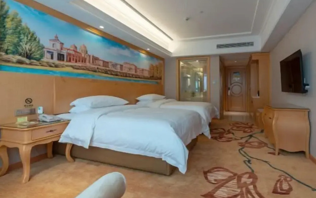 Vienna Hotel (Yizhou Sankeshu)