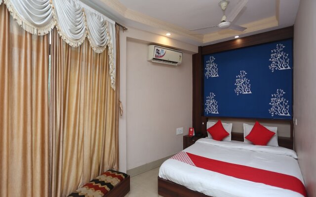 OYO 28314 Hotel Larica