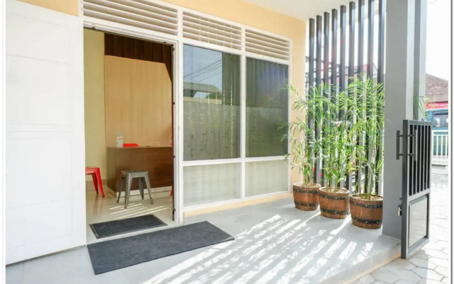 RedDoorz near Gejayan 3