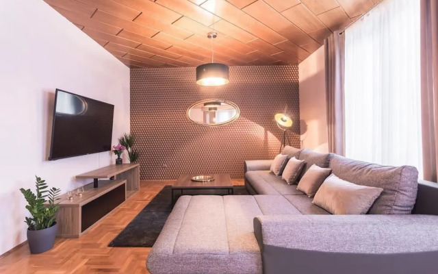 Laufer Apartment
