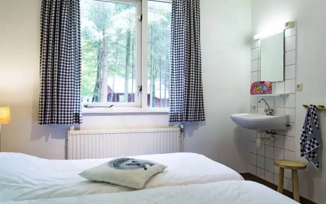 Well-kept Bungalow With a Fireplace in the Veluwe