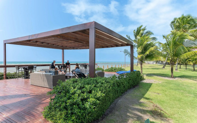 Nui Supreme Beach Living Muro Alto por Brevelar