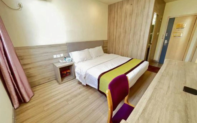 Runjia Chain Hotel Xi'an Lepo Subway Station