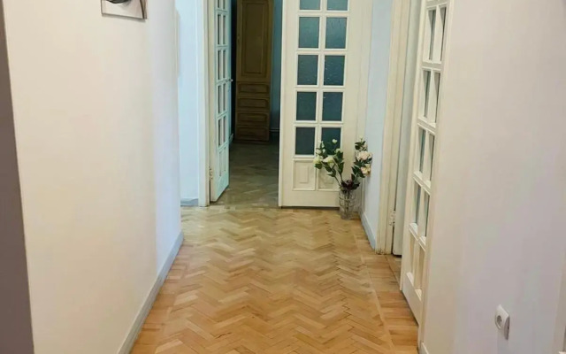 Spacious 1 Bedroom in Yerevan