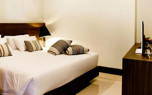 Crystal Suites Suvarnabhumi Airport