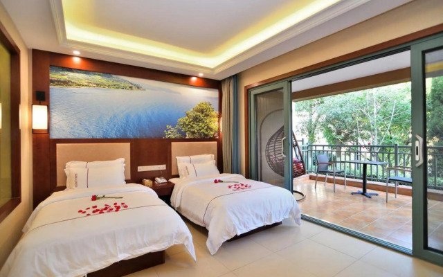 Fuxian Lake Rongxi Yuehu Resort Hotel