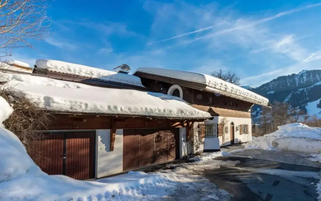 Lush Villa in Tyrol near Ski Area