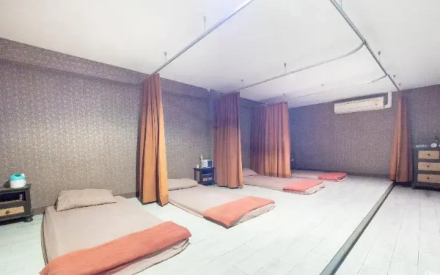 Chonburi Hotel by OYO Rooms