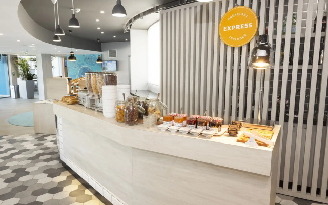 Holiday Inn Express Paris - Velizy by IHG