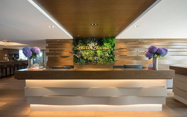 HOTEL illuster - Urban & Local