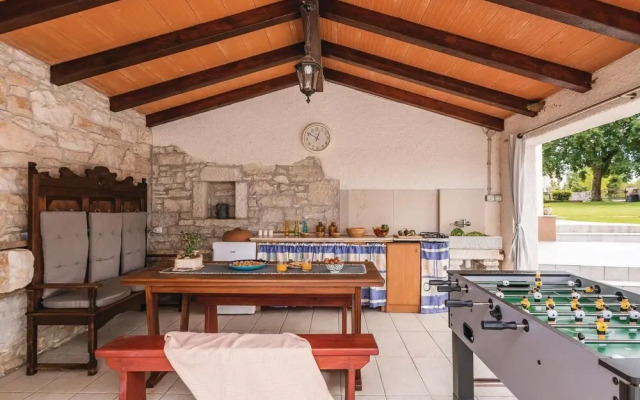 Nice Home in Hrboki With Wifi and 3 Bedrooms