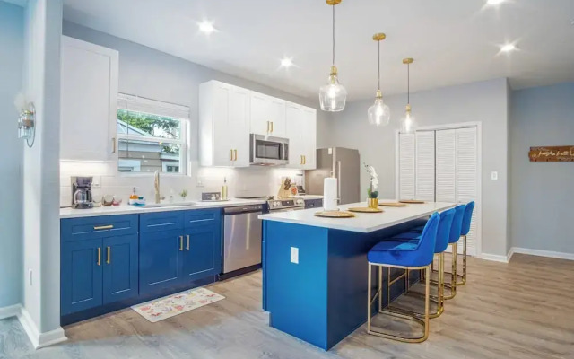 Lovely & Charming 4br/2.5ba Near Downtown's Prime