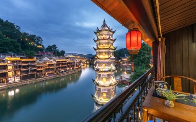 Phoenix Wanfeng Yushe Light Luxury Homestay (Hongqiao Branch, Fenghuang Ancient Town) – Outside – Xiangxi