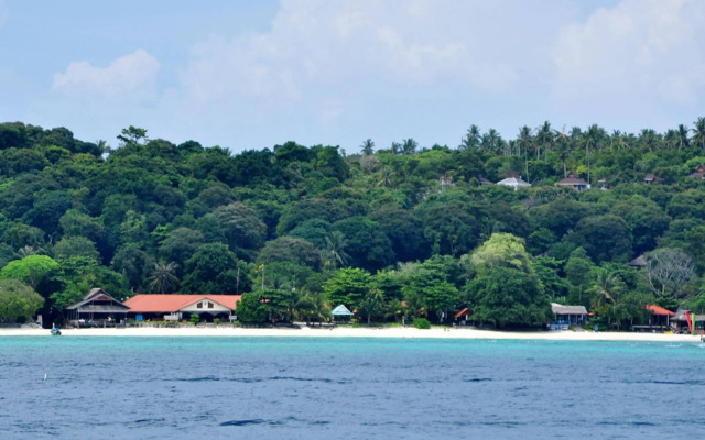 Phi Phi Long Beach Resort & Villa