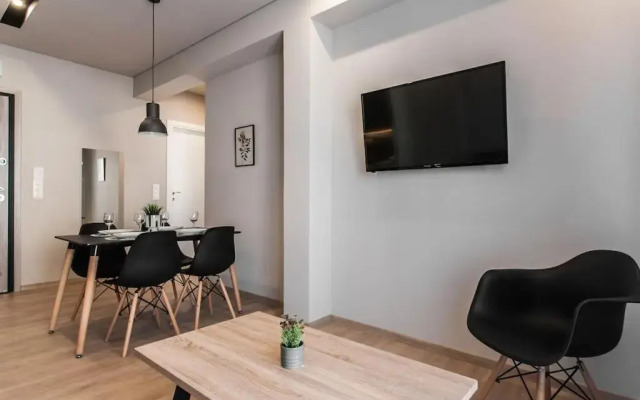Piraeus Deluxe 2BDR Apt - near metro and port