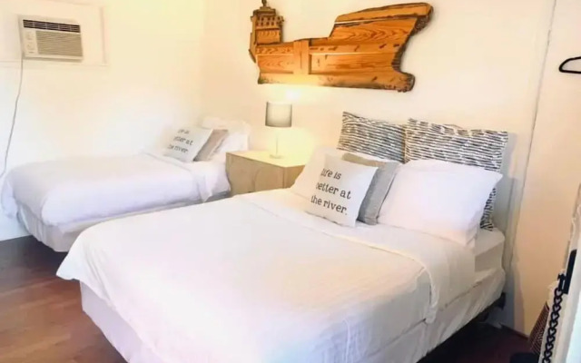 Wooden Boat Inn