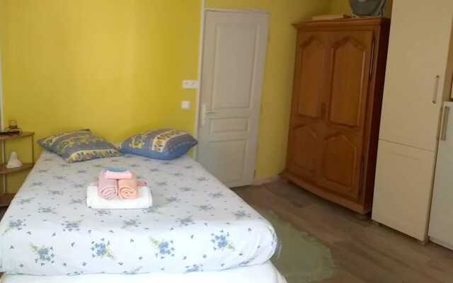 Studio In Ceyreste With Enclosed Garden And Wifi