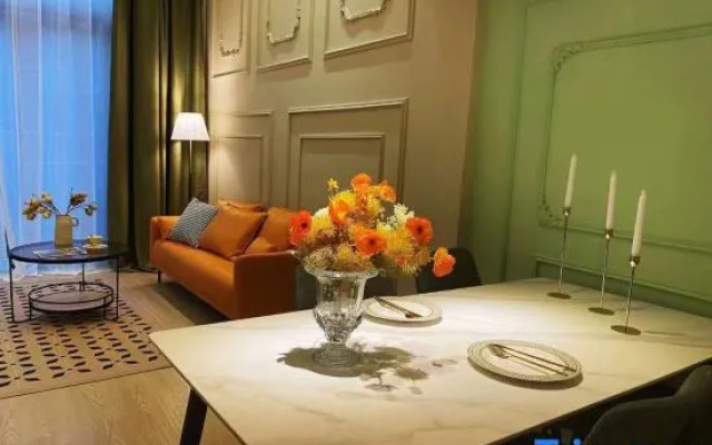 Xinyue Holiday Apartment (Guangzhou East Railway Station Yantang Subway Station)