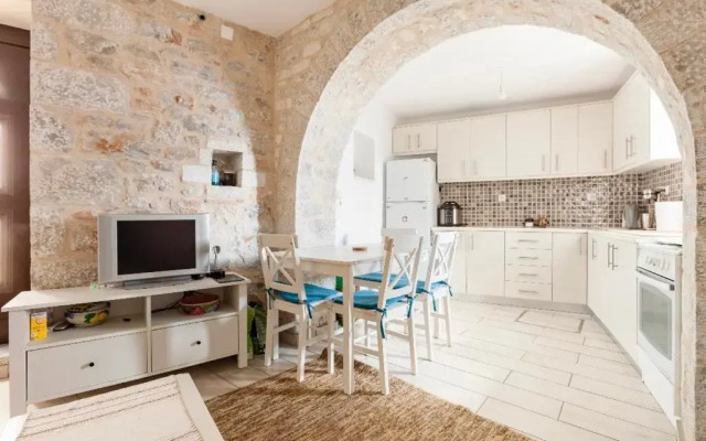 Stone tower's east mani