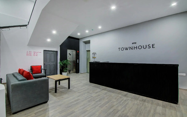 OYO Townhouse 037 Central