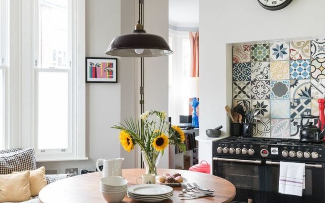 Contemporary 2BR Flat near The Oval