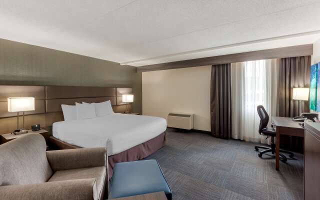 Best Western Plus Toronto Airport Hotel