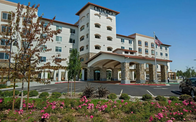 Oxford Suites Sonoma County
