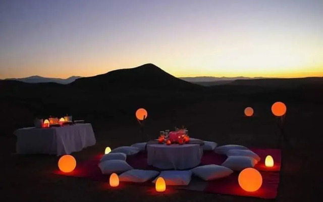 Bivouac Les Dunes De  Chegaga