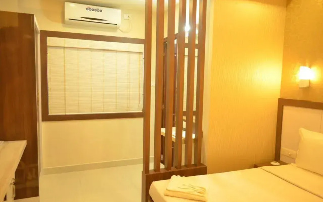 Emerald Manor