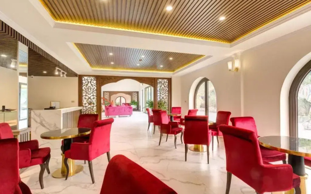 Heaven Gate Hotel O Quy Ho