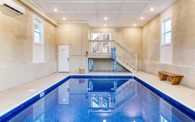 Boon by Avantstay 40-guest Luxe Smokies Retreat