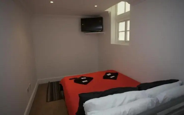 MJB Norwich The Lodge Hotel