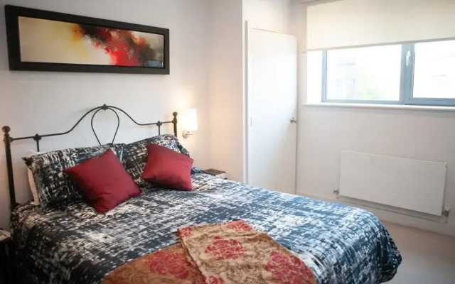 Modern 1 Bedroom Apartment in the City Centre