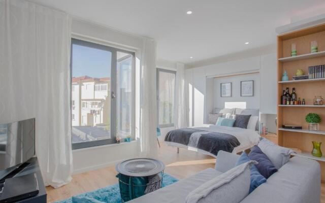 Liiiving in Porto I Bright Light Studio