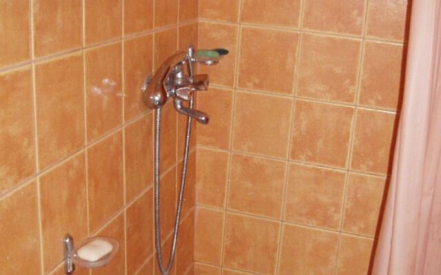 Apartment Lile - comfortable apartment and 3 bedrooms: A1 Pisak, Riviera Omis