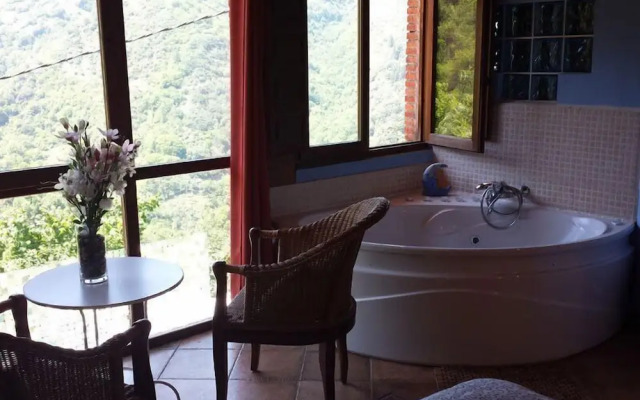 Apartamentos Rurales L'Arboleu