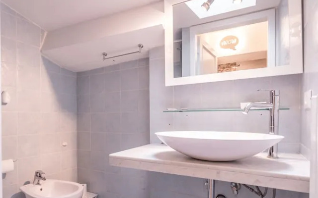 Stunning 2BD Apt 7min Walk to Duomo