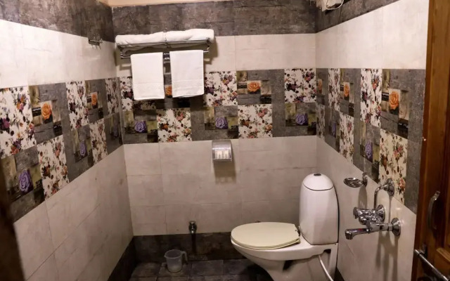 Anroute Stays116- Bade Mahadev Road