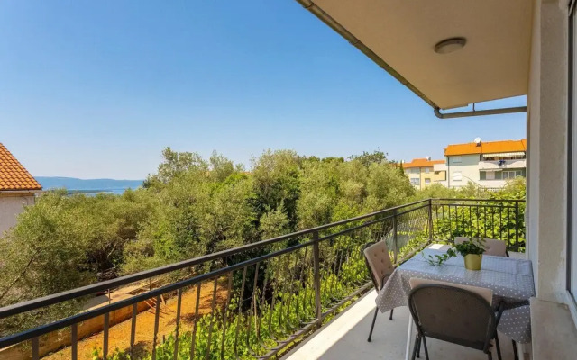Stunning Apartment in Malinska With 3 Bedrooms and Wifi