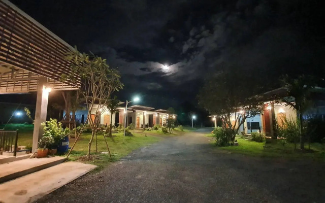 B Tel Chomthong Resort Chiang Mai
