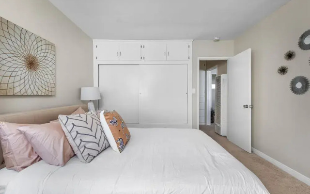 Beachside Apt With Laundry AC Patio